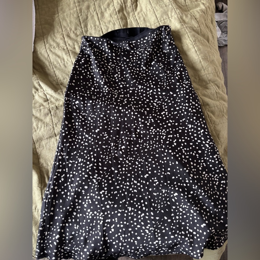 E.ssue Black and White Polka Dot satin Midi Skirt size small